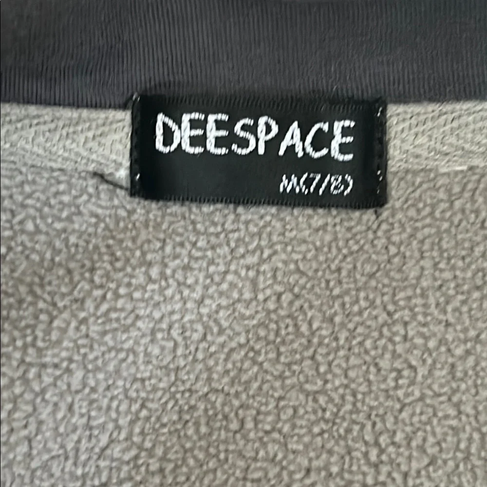 Deep Space this light